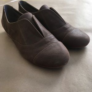 Crown Vintage Brown Laceless Oxfords